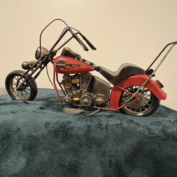 Vintage Retro Style Tin Metal Model Red Chopper Motorcycle Decor - Picture 12 of 14